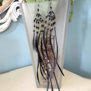 Vintage black jet & feather statement earrings ❤️